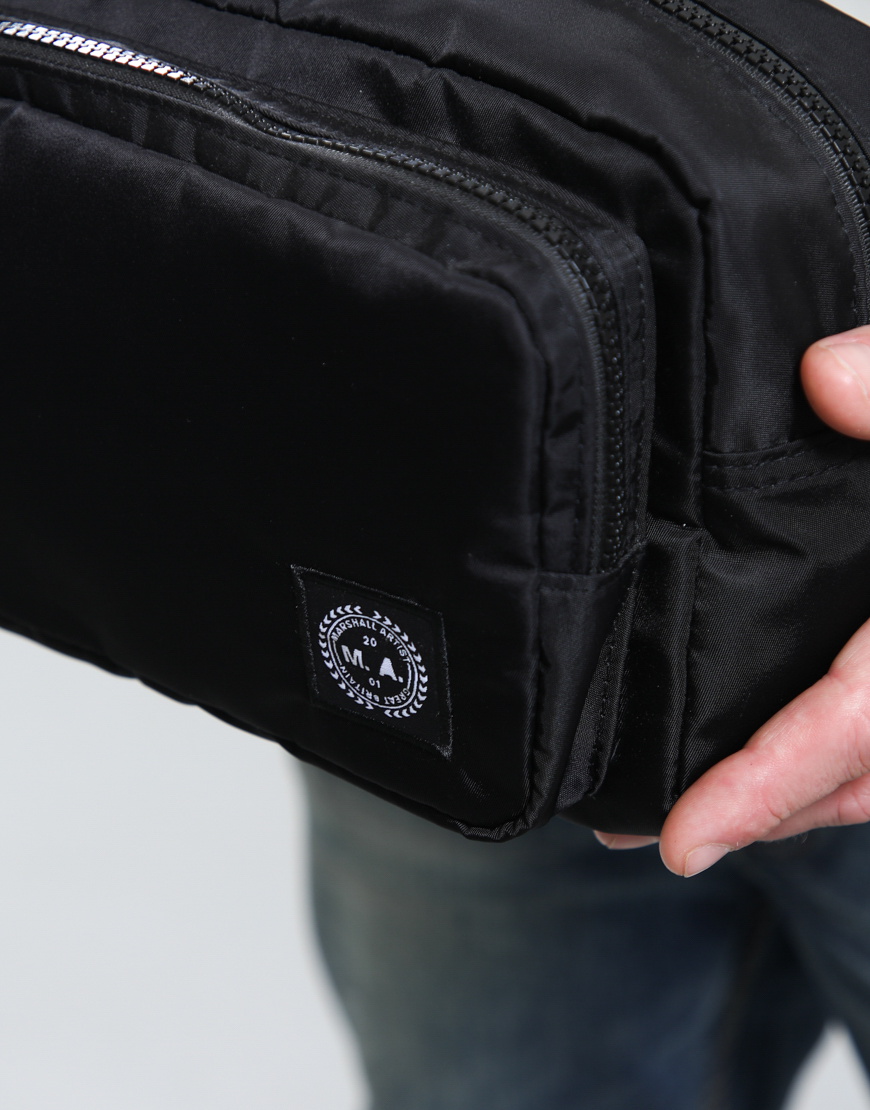 Alternative view of Siren Washbag // Black