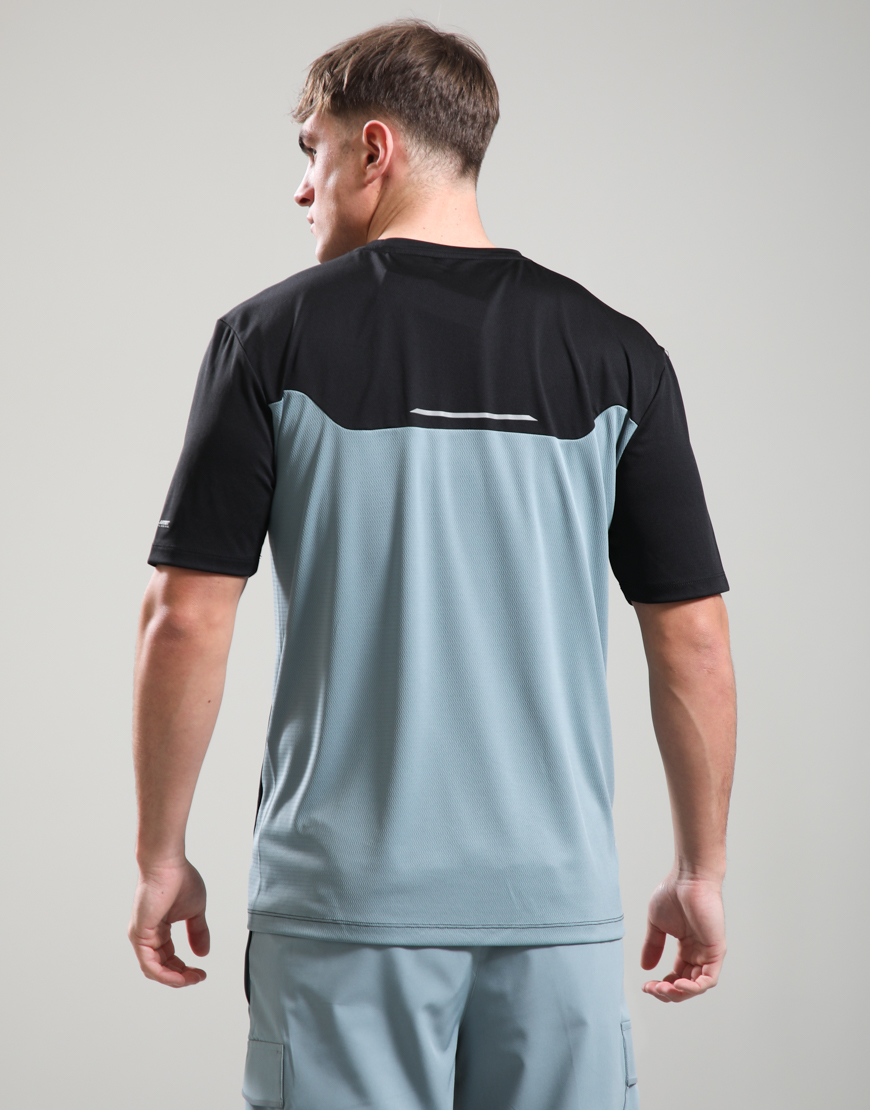 Alternative view of Contour T-Shirt // Black/Urban Grey